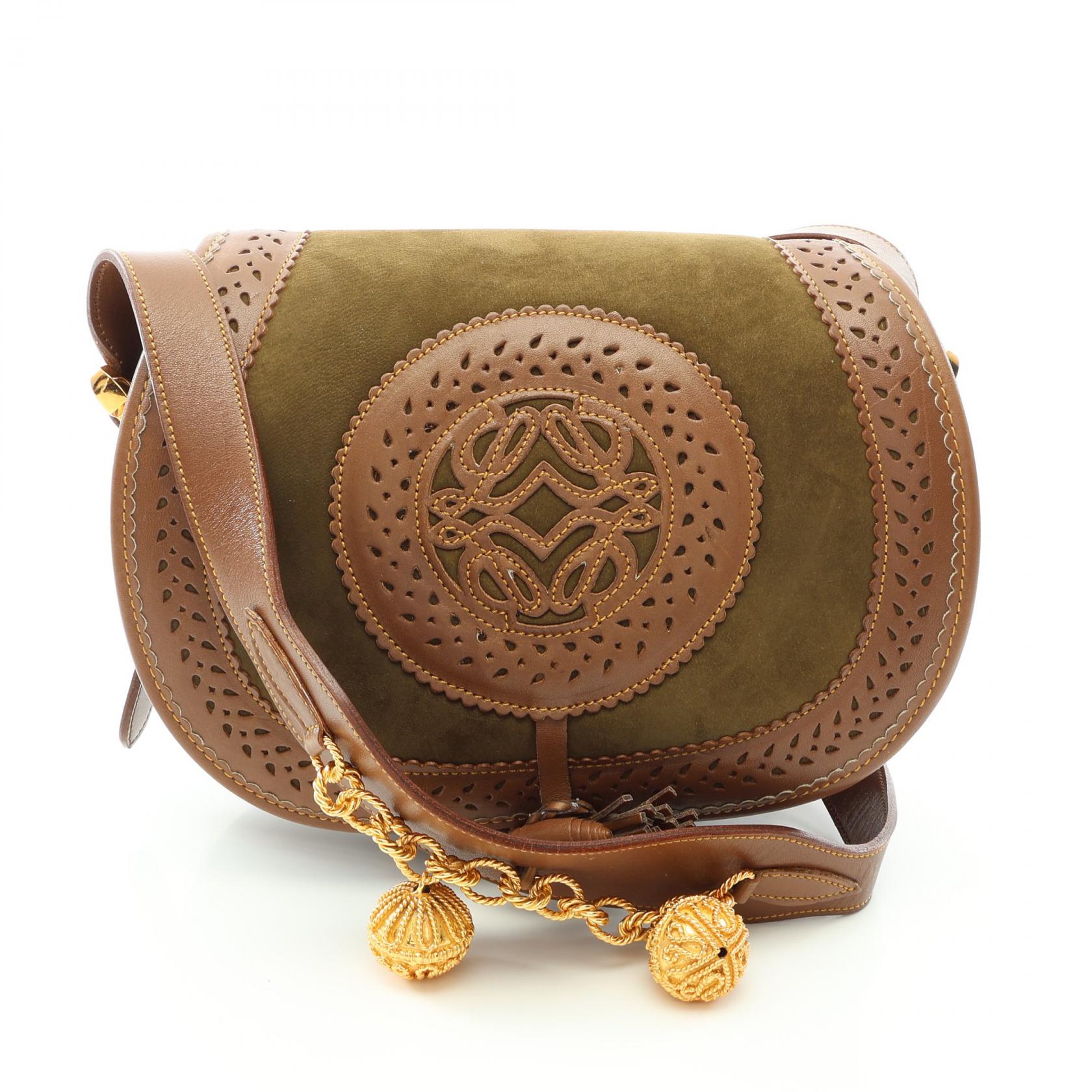 【10%OFFクーポン 7/21 10時～7/26 9:59】ロエベ LOEWE セビリアコレクション アナグラム ショルダーバッグ バッグ スウェード レザー カーキ系 / ブラウン系 【中古】｜RECLO（リクロ）店