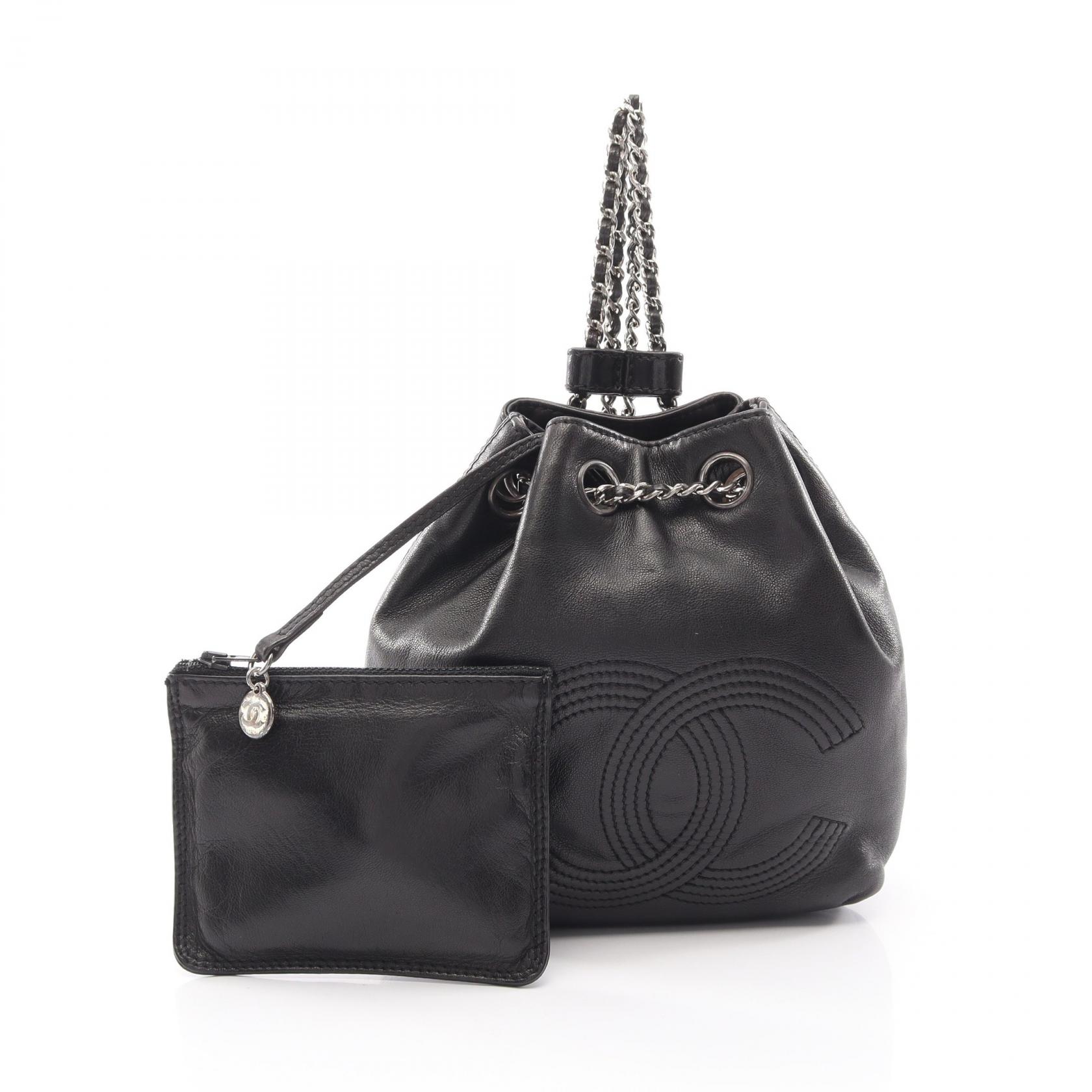 【10%OFFクーポン 7/12 10時~7/26 9:59】シャネル CHANEL ココマーク スモール巾着 リュックサック バックパック バッグ ラムスキン(羊革) ブラック系 【中古】|RECLO(リクロ)店