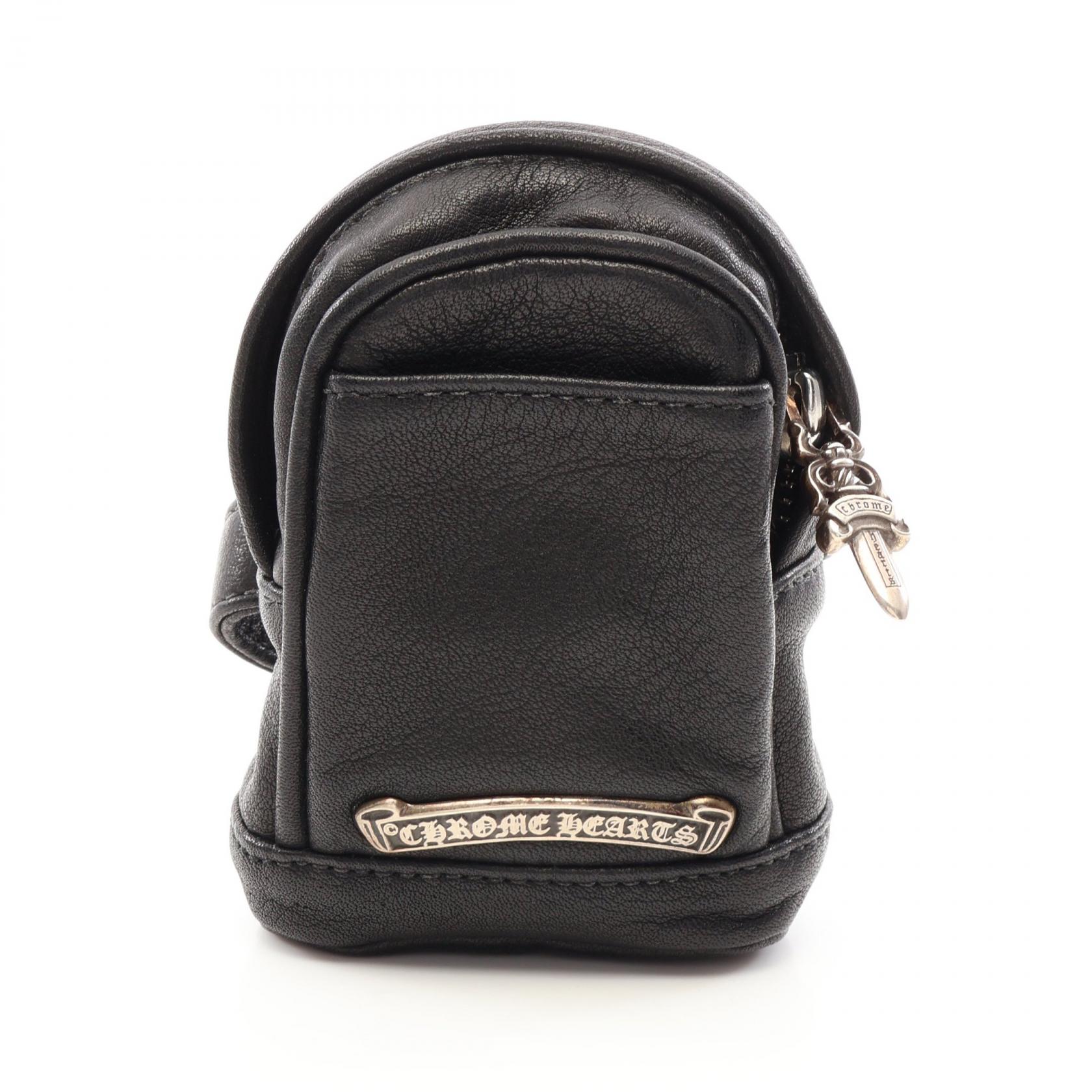 【10%OFFクーポン 7/21 10時～7/26 9:59】クロムハーツ CHROME HEARTS WRISTHER BACK PACK ミニポーチ ブレスレット アクセサリー レザー ブラック系 【中古】｜RECLO（リクロ）店