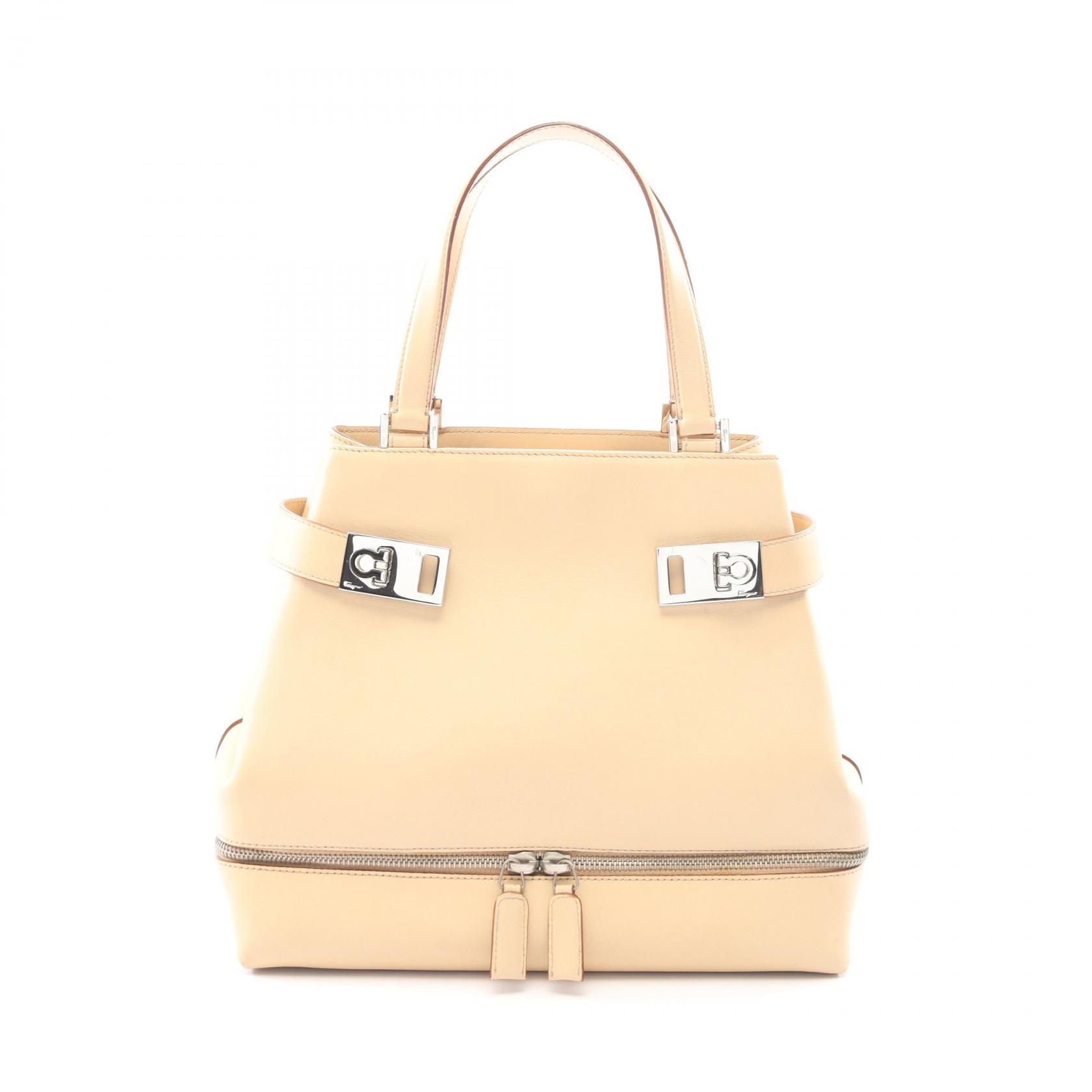 サルヴァトーレフェラガモ Salvatore Ferragamo ガンチーニ ハンドバッグ バッグ レザー ベージュ系 AQ-21 1302 【中古】｜RECLO（リクロ）店