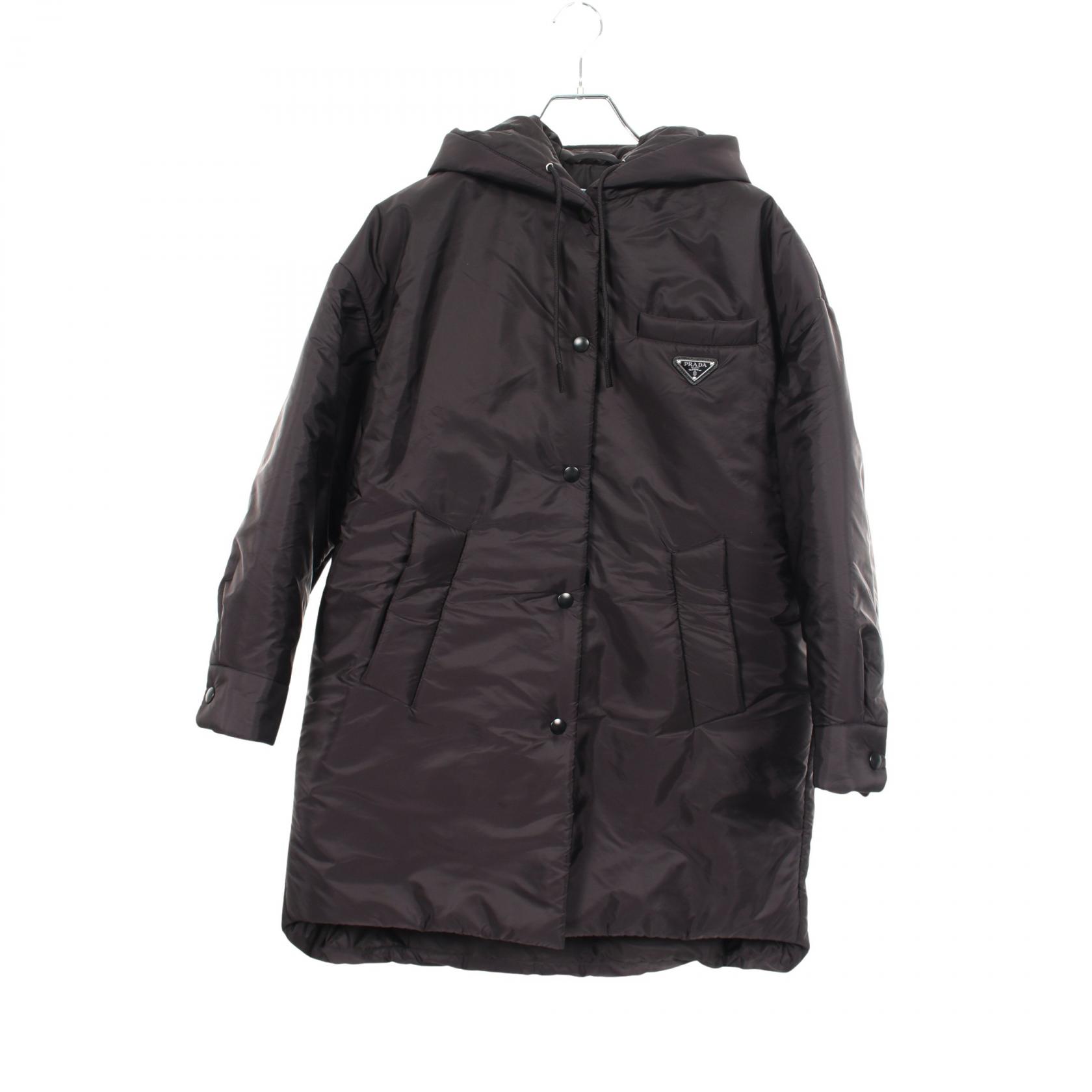 プラダ PRADA オーバーサイズ ライトRe-Nylonレインコート 中綿 フード付き 衣料品 アウター ポリアミド ブラック系 291960 【中古】|RECLO(リクロ)店