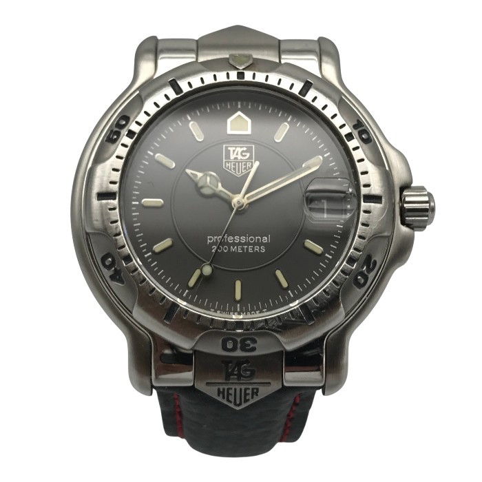 【中古】 TAG HEUER タグホイヤー 6000つづき物 職業的 ウォッチ メンズ アナログ 石英 デイト しろがね色/薄墨色 WH1112 T1