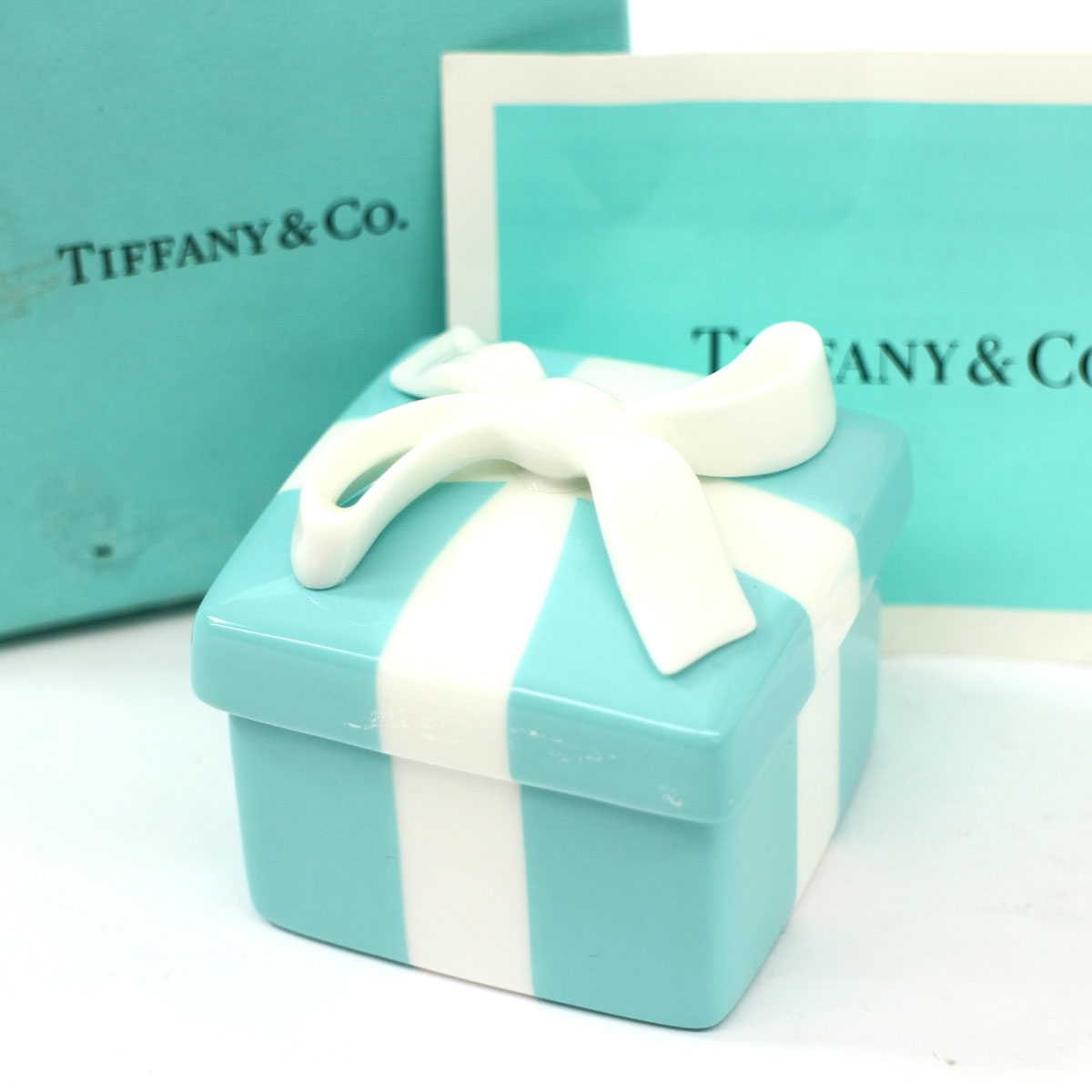 美品 Tiffany Co ティファニー ミニブルーボウボックス 箱付き ブルー 小物入れ ジュエリーケース 陶器 アクセサリー リボン 中古 Butlerchimneys Com