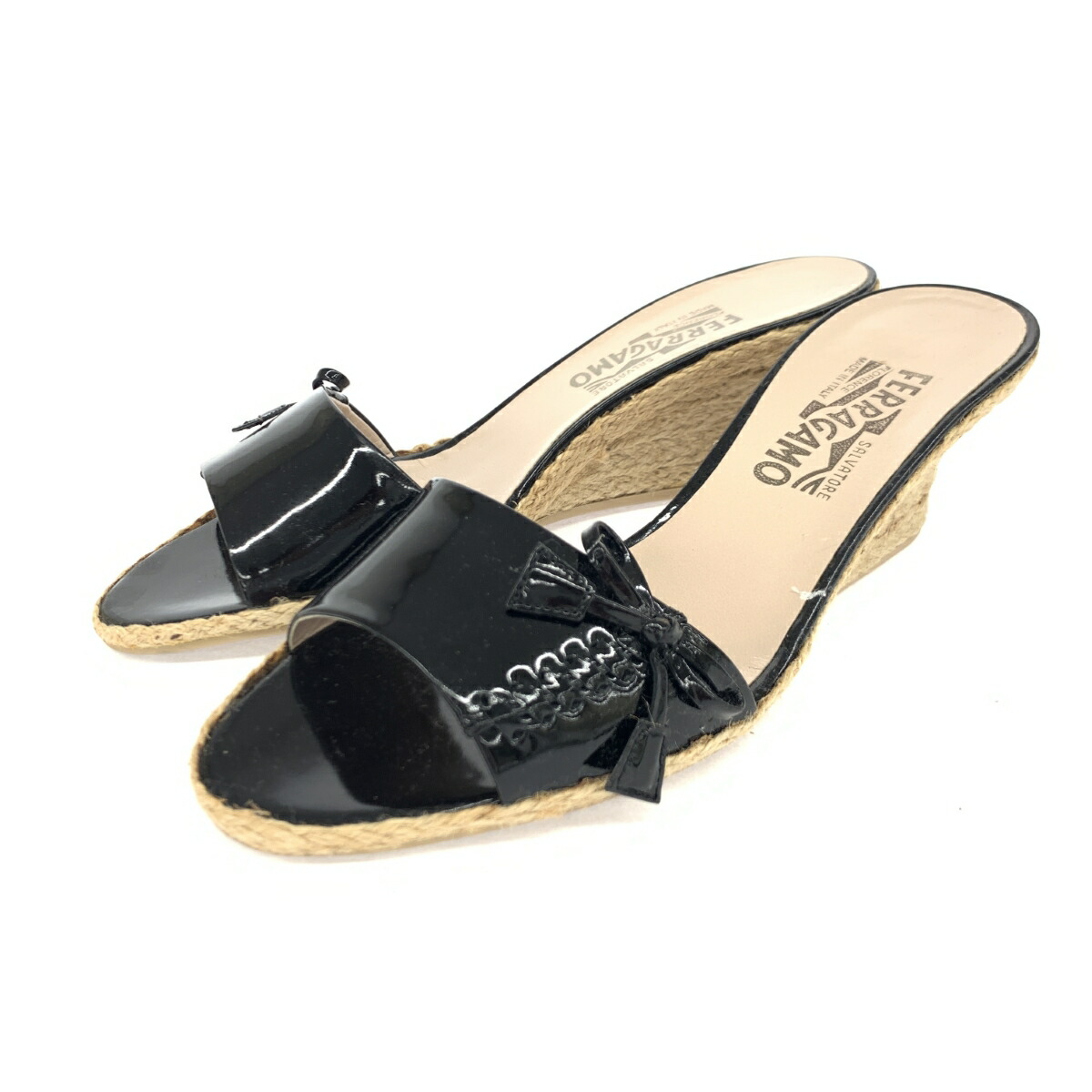 Salvatore Ferragamo サンダル柄シルクスカーフ 最も Salvatore Ferragamo サンダル柄シルクスカーフ