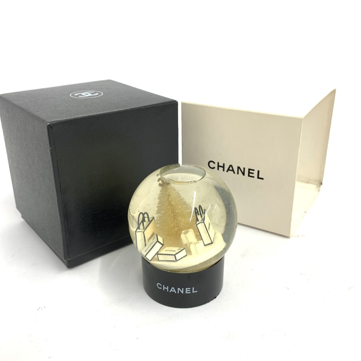 【美品】 CHANEL シャネル スノードーム ショッピングバッグ ショッパー Amazon.co.jp: [CHANEL] (シャネル) ショッピングバッグ