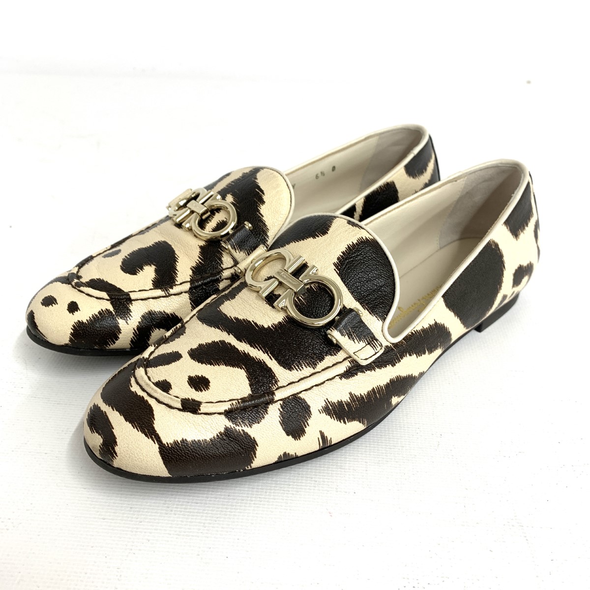 Salvatore Ferragamo サルヴァトーレフェラガモ レオパード フラットパンプス 良好 36 1/2 ブラック/ホワイト ガンチーニ レディース 【中古】