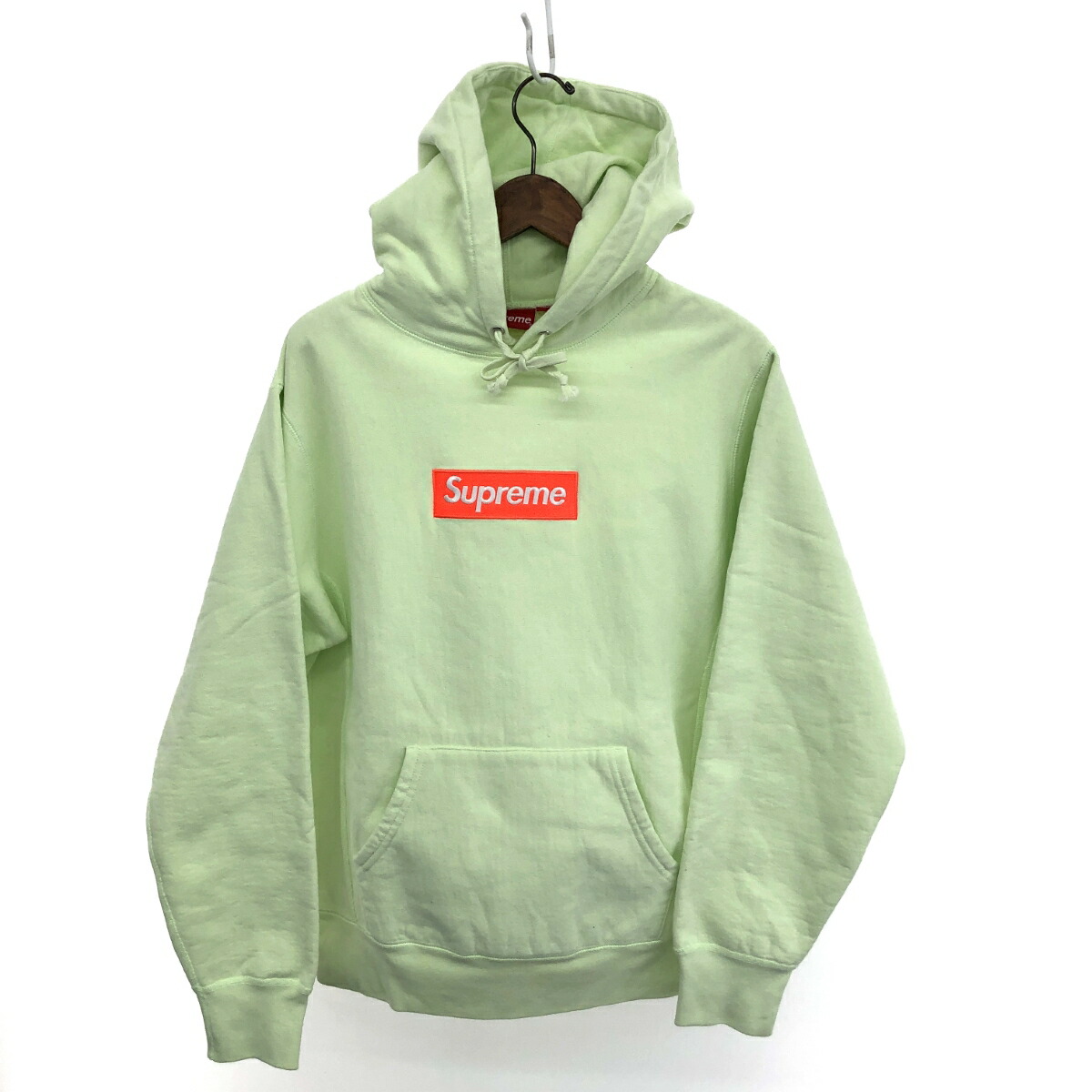 ★百貨店大売り出し客体商いもの★  SUPREME シュプリーム ボックス席ロゴタイプ ティーシャツ パーカー  大きさ:M  菩提樹緑であること  メンズ 17AW トップス 【中古】