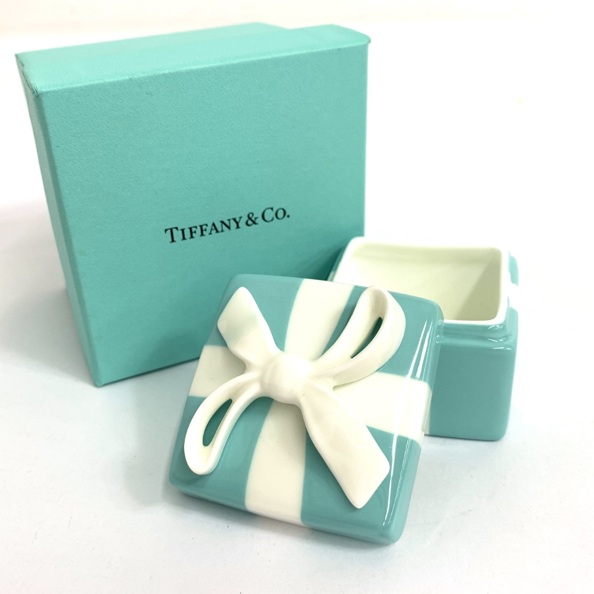 ティファニー ジュエリーケース Ｌボックス ラージ リボン ティファニーブルー 楽天市場】TIFFANY&Co. ティファニー ジュエリーボックス ジップ