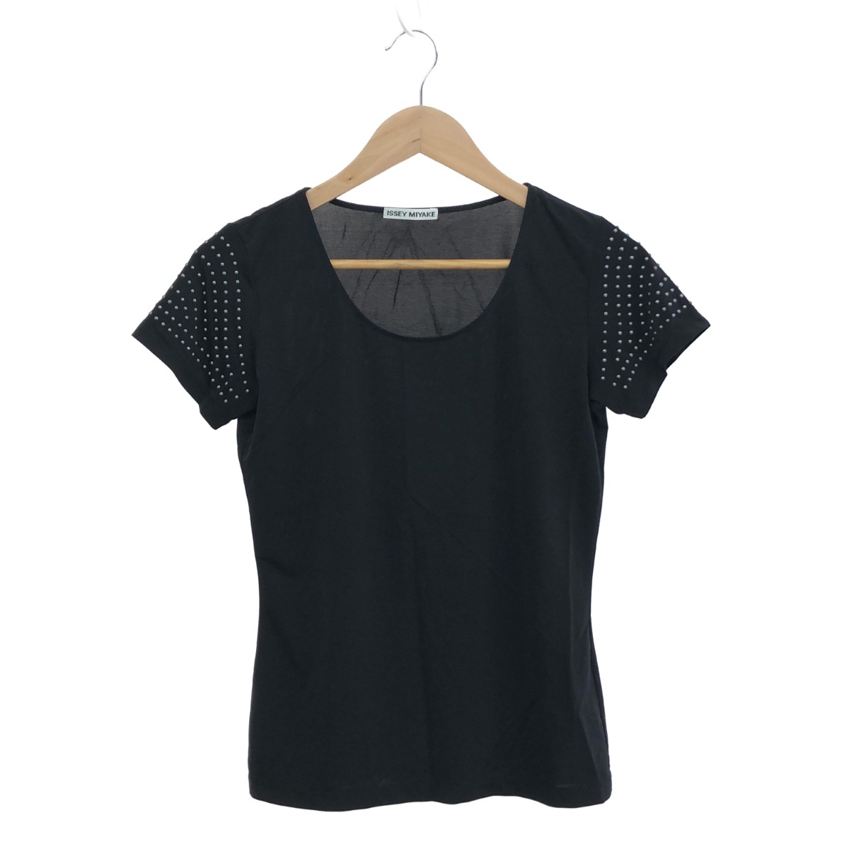 ISSEY MIYAKE イッセイミヤケ 半袖カットソー 思わしい 大いさ:2 スタッズ    黒いこと レディース【中古】 レディースファッション-トップス-Tシャツ・カットソー