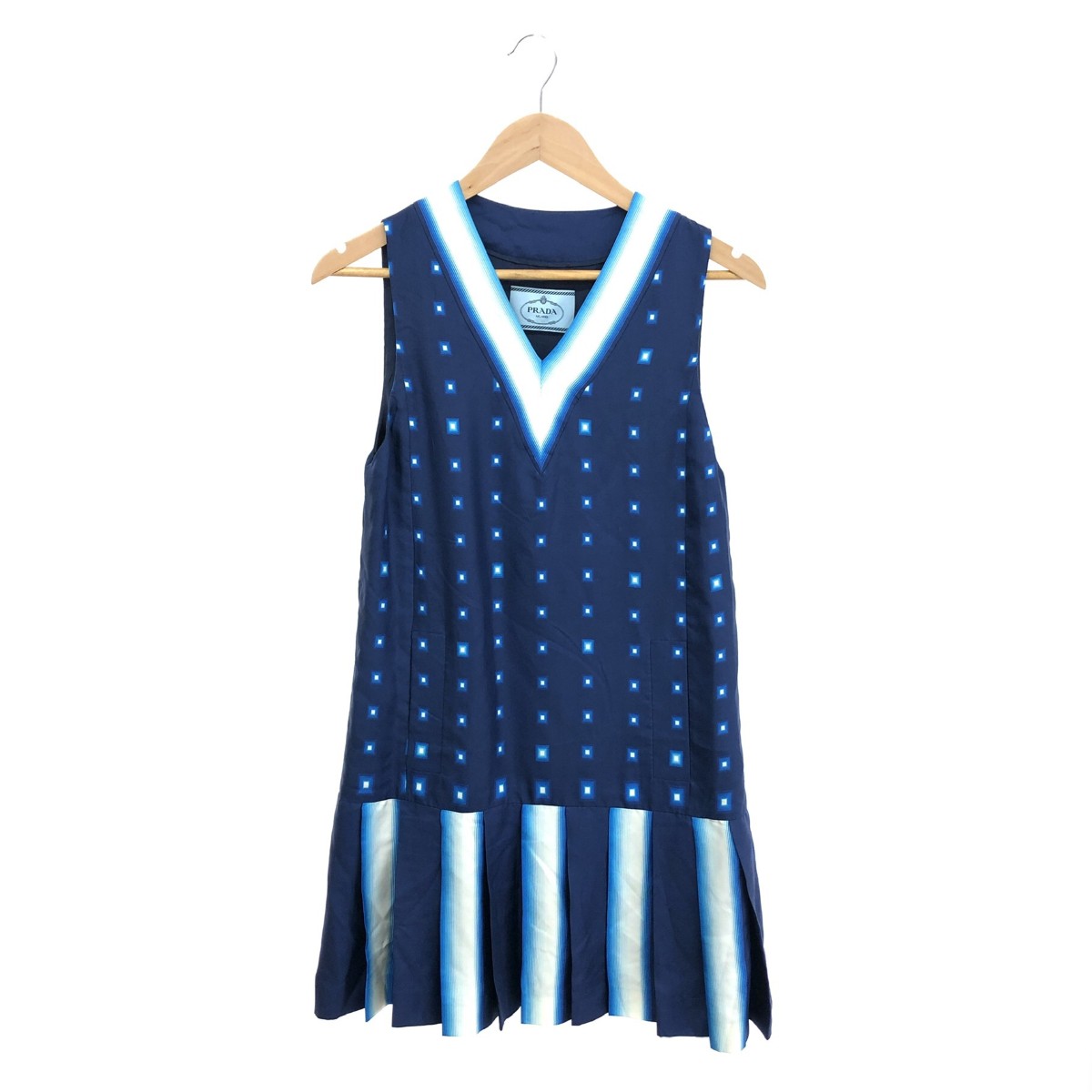 PRADA ライトブルー ノースリーブ ワンピース　プラダ PRADA（ワンピース ・ ブルー・ネイビー/青色系）のフリマアイテム一覧