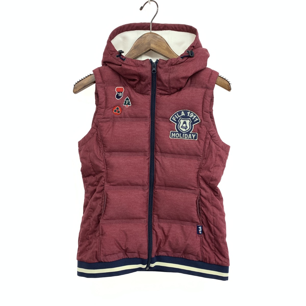 FILA フィラ ダウンベスト 良好 サイズ:M ゴルフウェア ワッペンロゴ ボルドー レディース【中古】