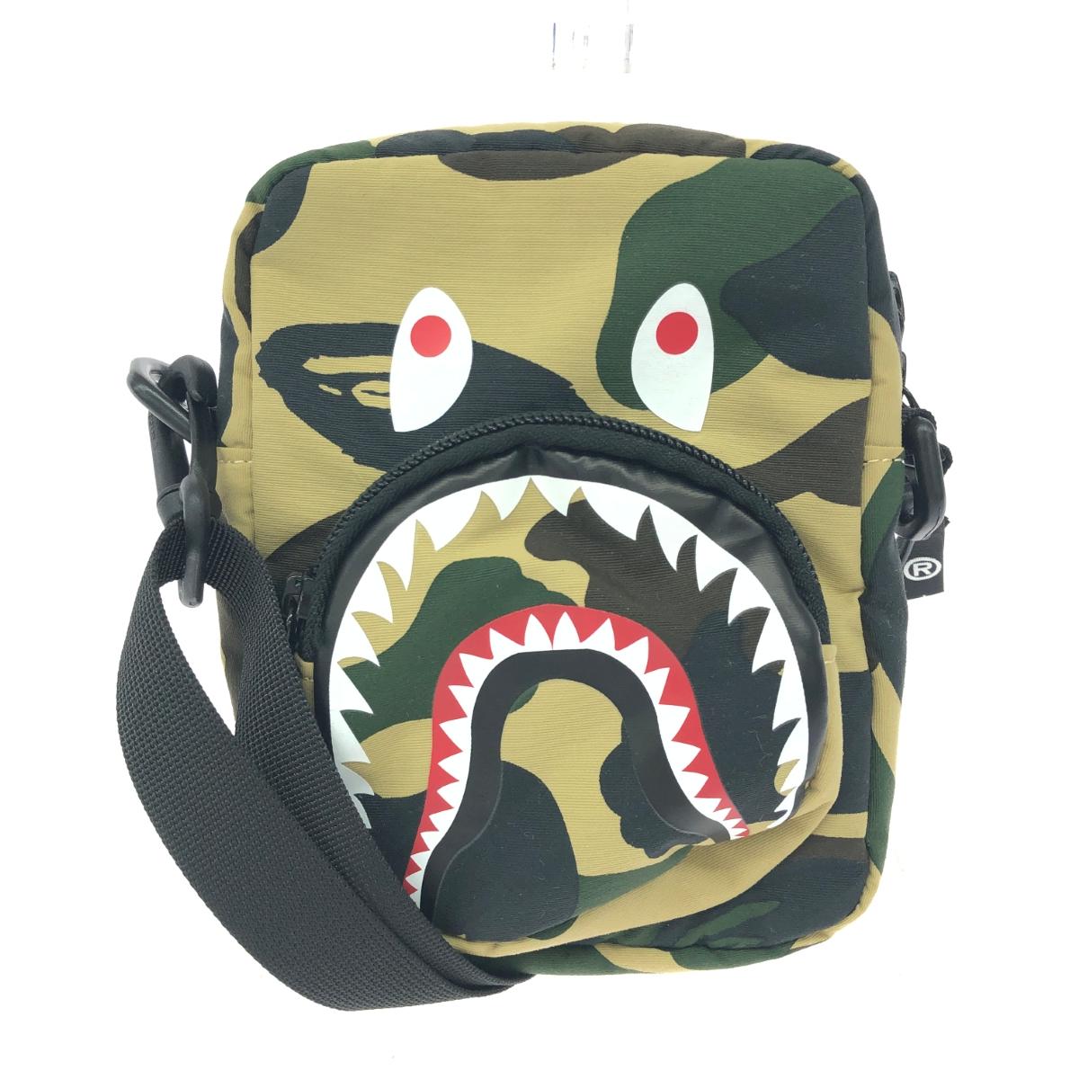 A BATHING APE アベイシングエイプ ショルダーバッグ 美品 ファーストカモ/シャーク 001SGL301021M マルチカラー 【中古】