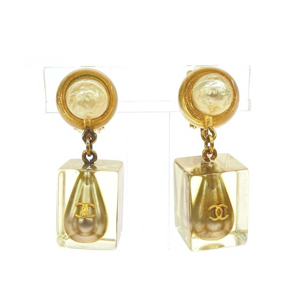 CHANEL シャネル 2連イヤリング ドロップ型/フェイクパール/レジン&times;GP/ ココマーク コメ有97P ゴールドカラー レディース【中古】｜リサイクル ティファナ