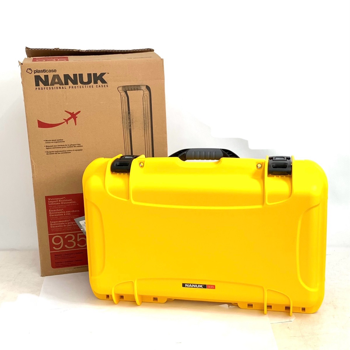 NANUK  ナヌーク 捉え所のない持ちはこび 美品  雨合羽 防塵 耐衝撃 海綿質質問用紙皆無 935   黄色 ユニ一発やる【中古】