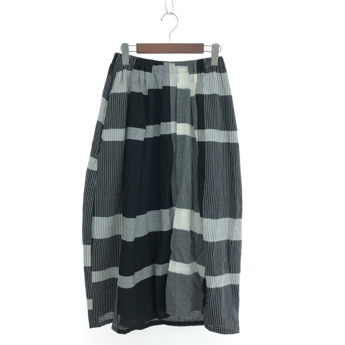 Pas de calais パドカレ スコート 好ましい 大きさ:36 照合のしるし/酉の方角天然ゴム 25SS  綿織物リネン 黒いこと/白いこと レディース【中古】