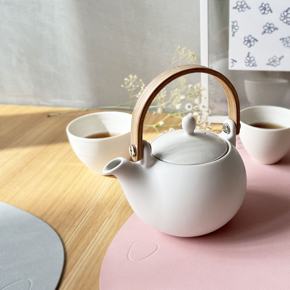 SALIU 結 Yui 土瓶急須 330ml 全5色 ( 2～3人用 2人用 サリュウ 土瓶 急須 きゅうす 紅茶 お茶 茶器 ポット ティーポット 磁器 陶器 来客用 小ぶり 小さめ モダン カフェ 無地 日本製 おしゃれ シンプル ギフト プレゼント 記念日 結婚祝い 新築祝い ) [ 新生活 ]
