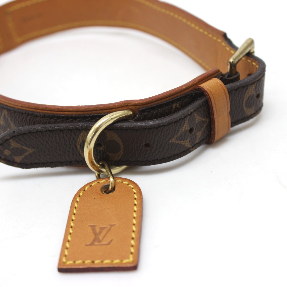 LOUIS VUITTON Baxter Dog Collar And Leash-Rt. $720 at 1stDibs
