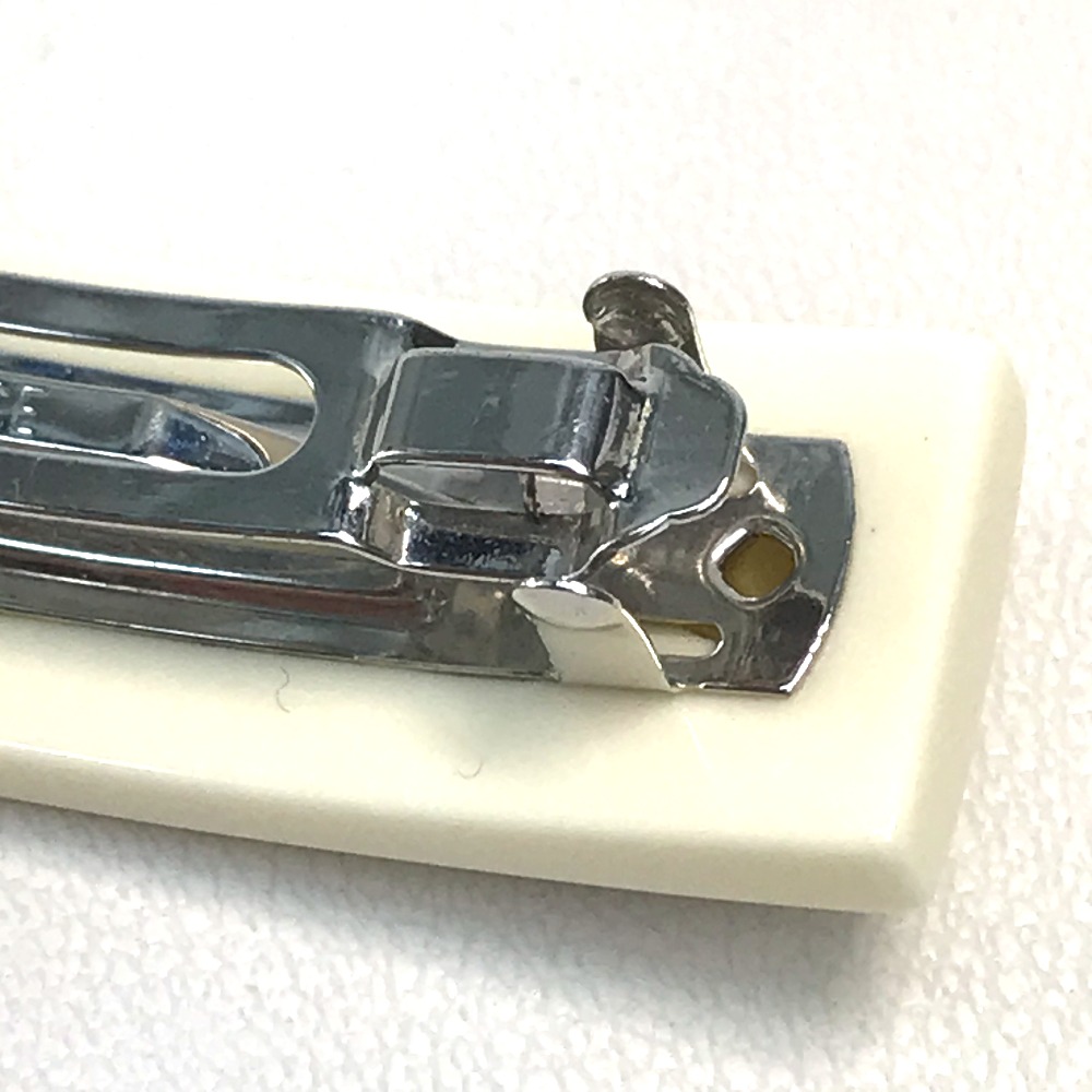 Chanel シャネル ココ徴 Cc てんとう微生物 お花 髪飾り 髪留め ヘアアクセサリ 04p バレッタ プラスティック レディース オフ純白構造 桜色 パープル 中古 Lanuitdessoudeurs Fr