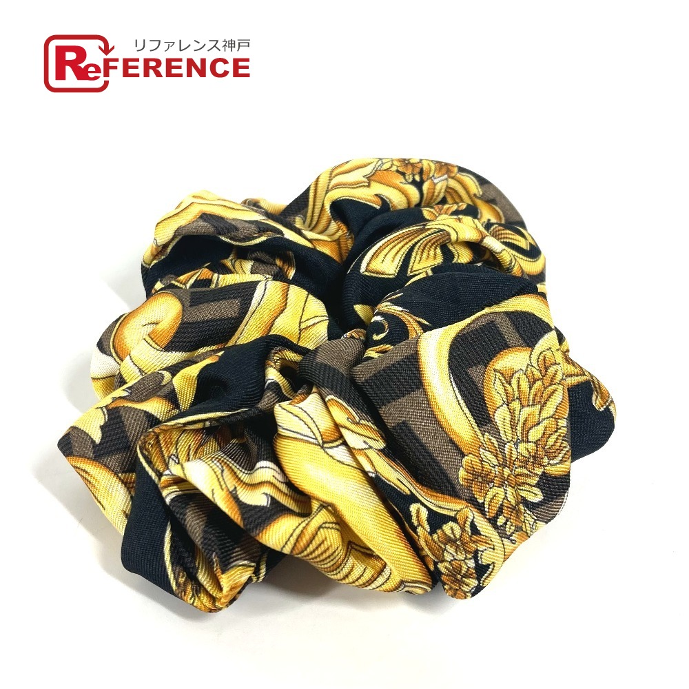 r*様 FENDI ロゴ入りシュシュ ブラック/ゴールド r*様 FENDI ロゴ入りシュシュ ブラック/ゴールド - メルカリ