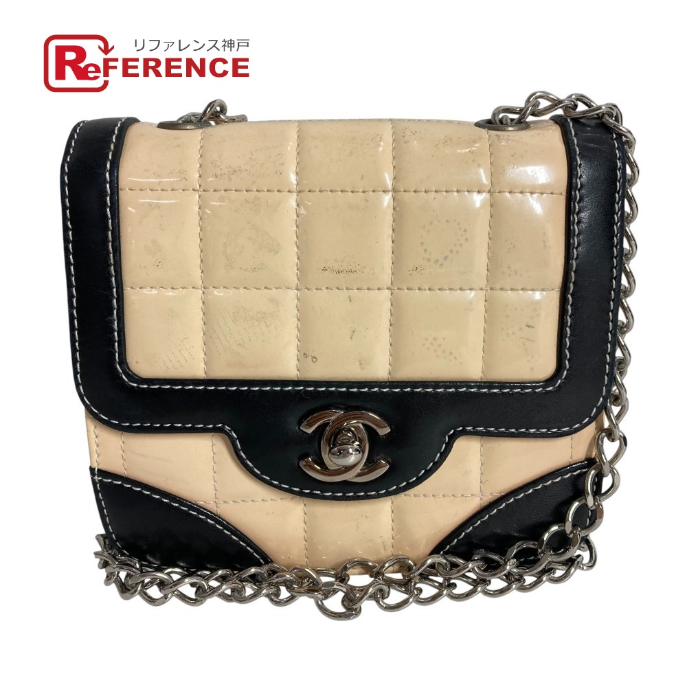 CHANEL シャネル  CC ココマーク ロゴタイプ ミニ マトラッセ ミニマトラッセ チョコレート赤ちょうちん 嚢 チェーン店御徒面子 曲がった掛け 下げ翼 ショルダーバッグ 専売特許なめし革  レディース 白いこと 【中古】