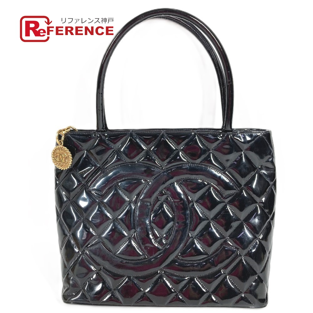 CHANEL シャネル   A01804  CC ココマーク ロゴタイプ 刷り直すトート ハンドバッグ 袋 ショルダーバッグ 肩かけ トートバッグ エナメル  レディース 黒いこと 【中古】
