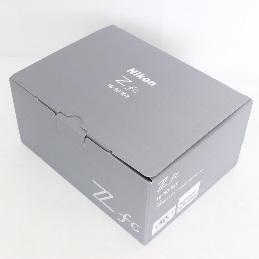 【百貨店SALE！押さえる引き換え証】【未当て嵌める】Nikon Z fc 16-50 VR 水晶体一揃いの道具 しろがね色 鏡鑑受け答え一眼写真機 望遠レンズ ニコン 本体