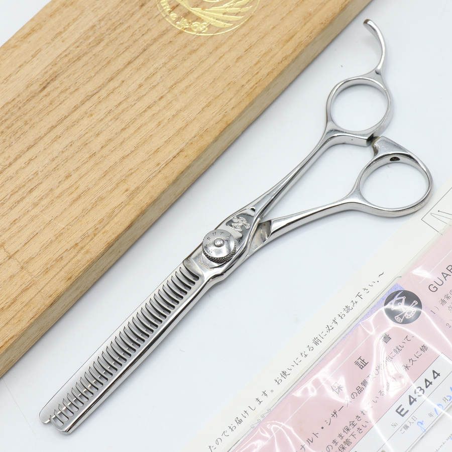 【お買い物マラソン限定クーポン】【美品】ナルトシザー 二梳き ヘネシーラムール S31 セニング 5.8インチ ヘネシーオフセットハンドル 31目 約20%～25% ニューハイボン 【中古】｜リファン店 47,916円