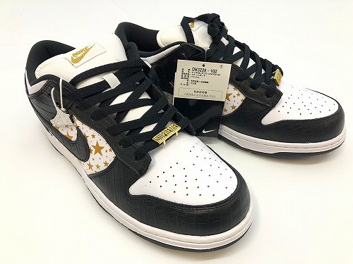 【中古】 wa◇149 Supreme × Nike SB Dunk Low OG QS Gold Stars \"White/Black\"" DH3228-102 ナイキ ダンク 置き目 ゴールドスターズ 白いこと 黒いこと 28.5糎 スニーカー 靴 【F-21274】"