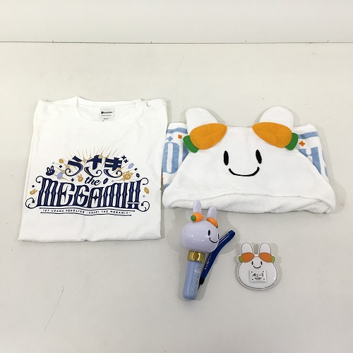 楽天市場】C101 兎田ぺこらB2タペストリー(囚人服ver.)【中古