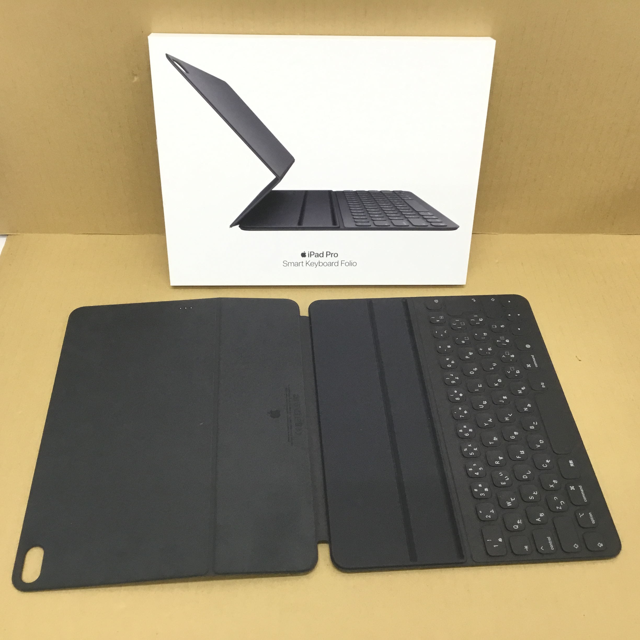 【日本値下】12.9インチiPad Pro（第3世代）用Smart Folio iPadケース