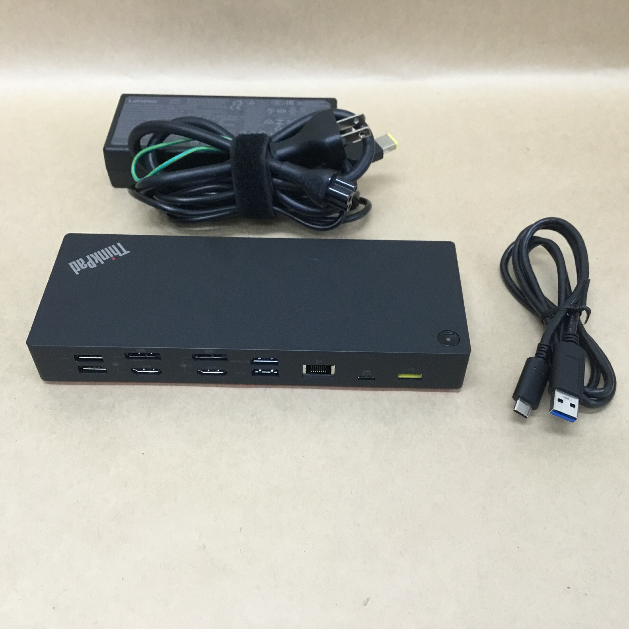 新品・未使用　レノボ　Lenovo ThinkPad WiGig Dock ThinkPad WiGig ドック - 製品の概要とサービス部品 - Lenovo