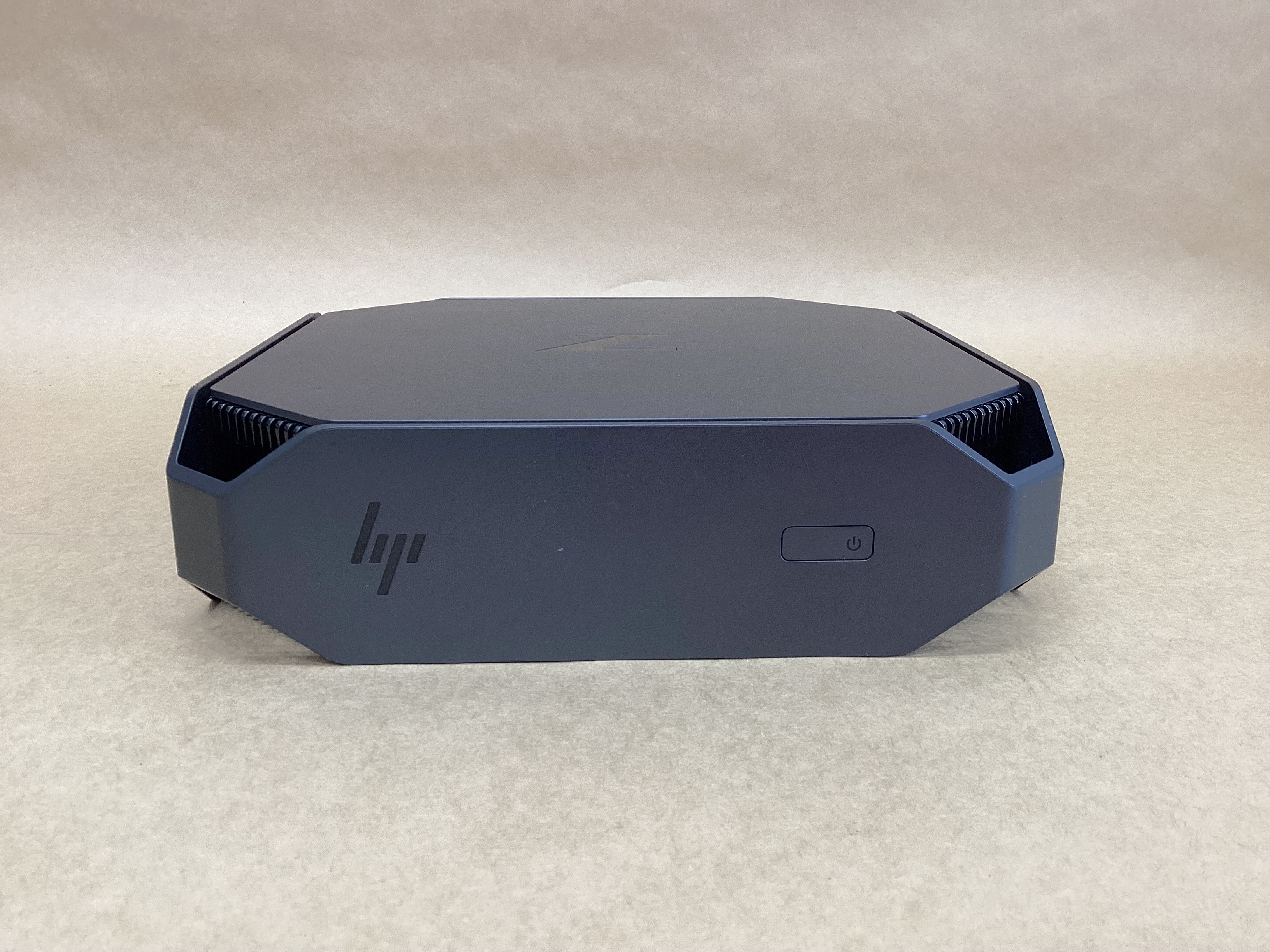 HP Z2 mini G4 ジャンク品 楽天市場】【ジャンク品】hp Z2 Mini G4 Xeon E-2174G 3.80GHz