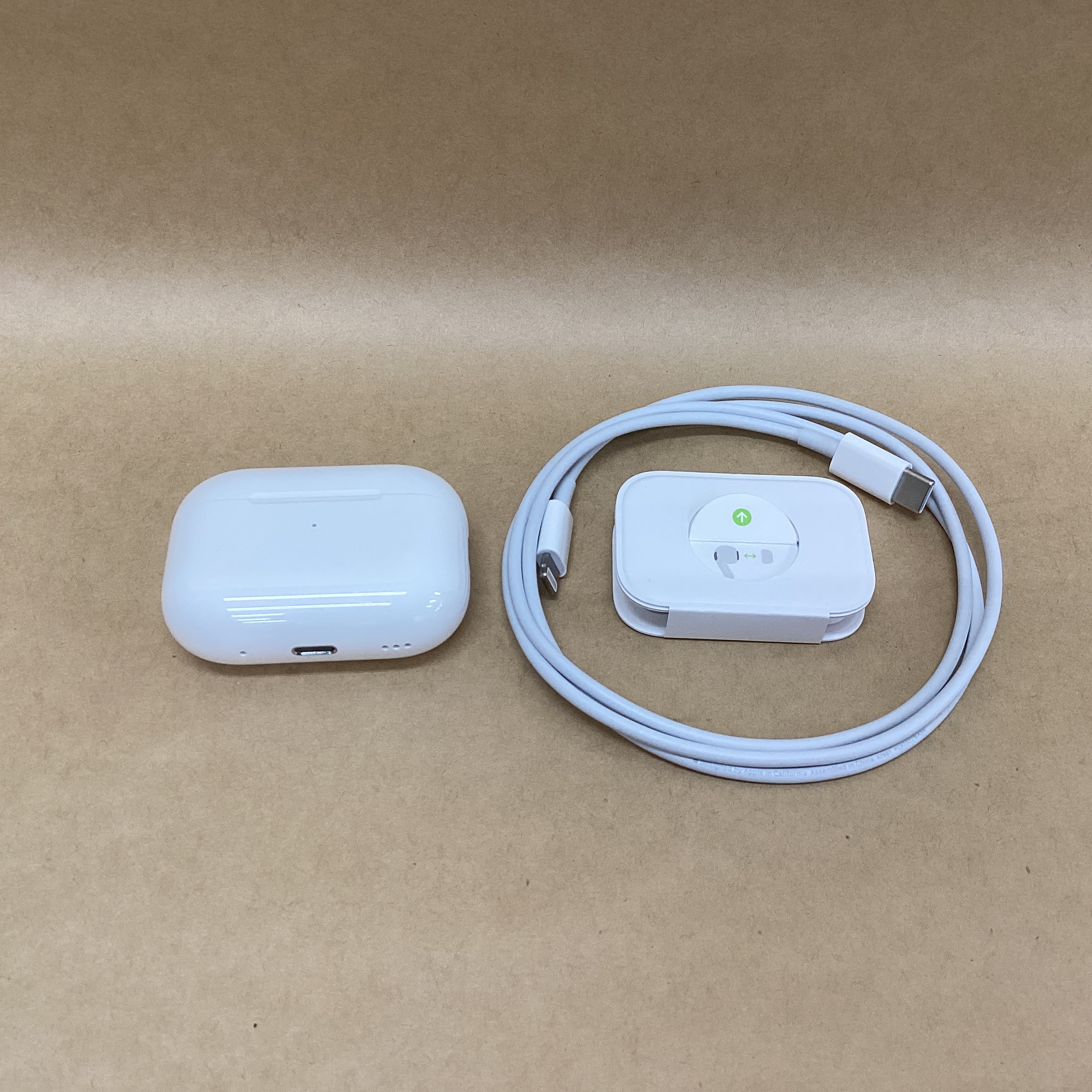 【中古】 アップル ワイヤレスイヤホン AirPods Pro 2 MTJV3J/A A2698 A2699 A2700 白いこと BLUETOOTH MagSafe申し受ける入れもの イヤーチップ 貨物輸送 無料 14時までの ご申しつける 即日送りとどける