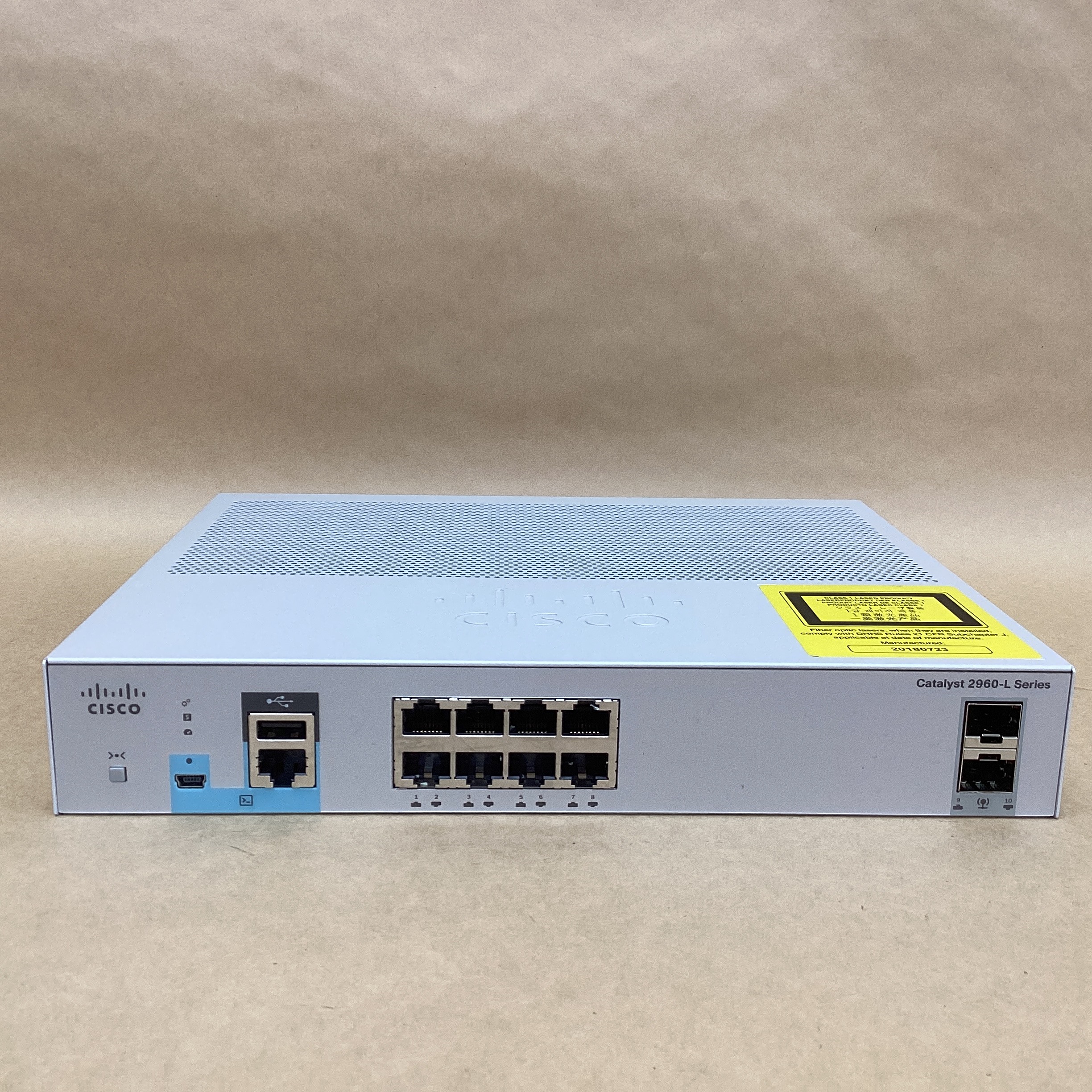 【中古】 Cisco/シスコ ギガビットL2取り替えっこ Cisco Catalyst WS-C2960L-8TS-LLV02 8界面 信奉者受け答え SFP膨れ上がる繋がり相応う Cisco IOS ローカルエリアネットワーク Lite ※忠告の言葉点ご見さだめるください※ 貨物輸送 無料 14時までの ご申しつける 即日送りとどける