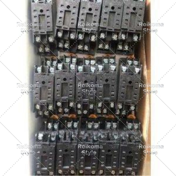 100個セット 新品★ OMRON オムロン 表面接続ソケット PYF08A 　【6ヶ月保証】