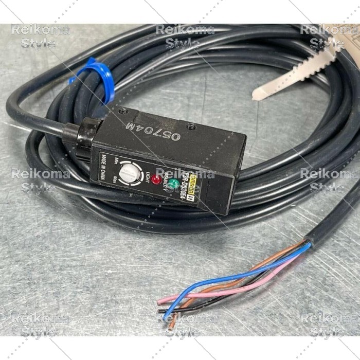 【新品★適格請求書★税込】OMRON E3R-DS30E4 PLC Photoelectric Switch E3R-DS30E-4 【６ヶ月保証】