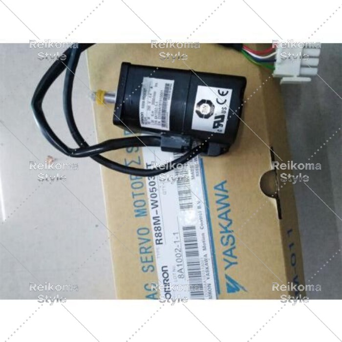 【新品★適当お願いごと書★税込】OMRON R88M-W05030T 【６ヶ月引き受ける】