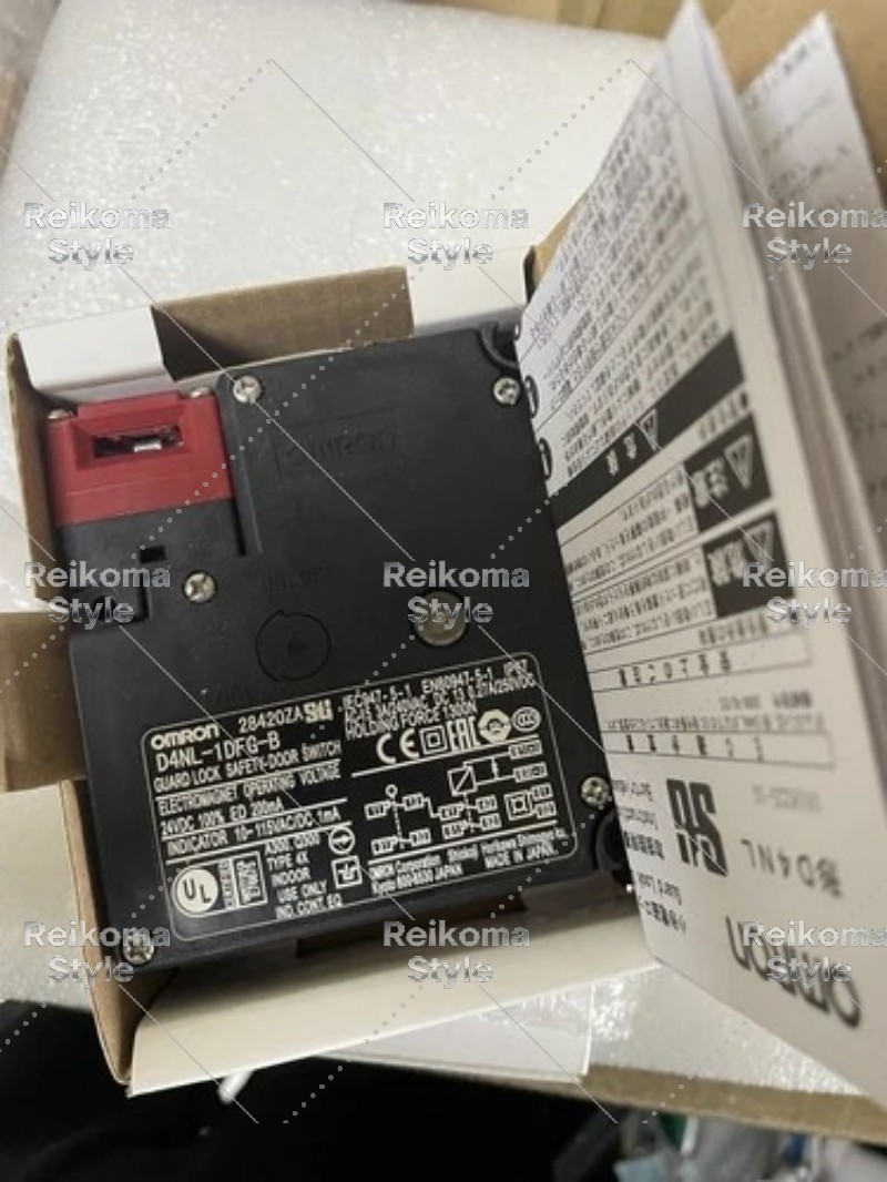 【新品★適格請求書★税込】OMRON D4NL-1DFG-B 小形電磁ロック セーフティドアスイッチ 【６ヶ月保証】