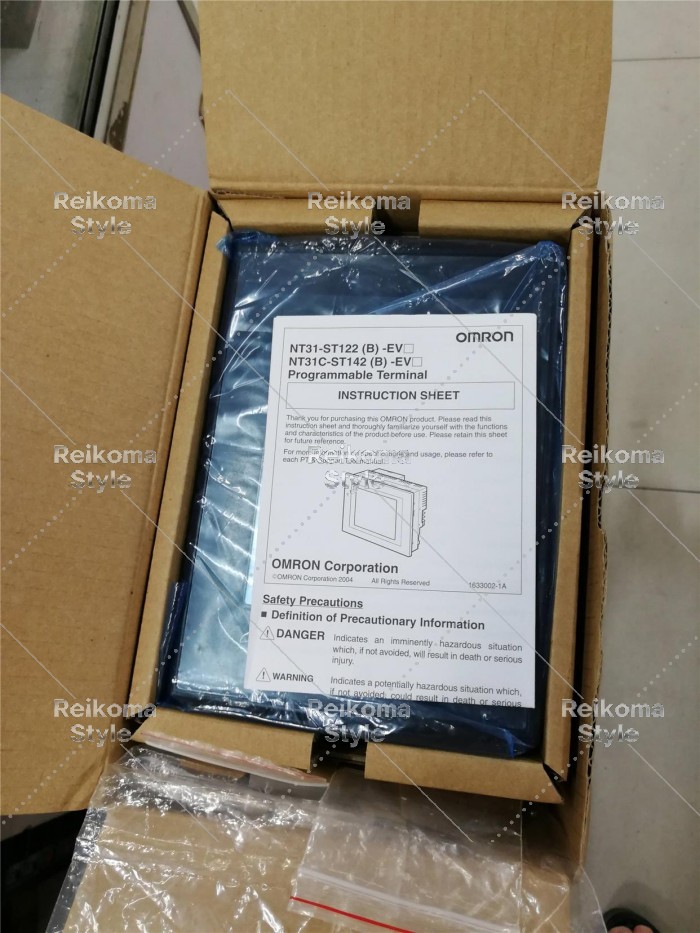 【新品★適当お願いごと書★税込】OMRON オムロン NT31C-ST142-V2 タッチパネル  ★【６ヶ月引き受ける】