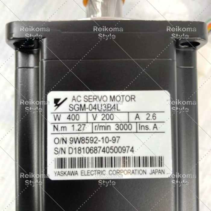 【新品★貨物輸送無料】SGM-04U3B4L サーボ原動機 【６ヶ月引きうける】