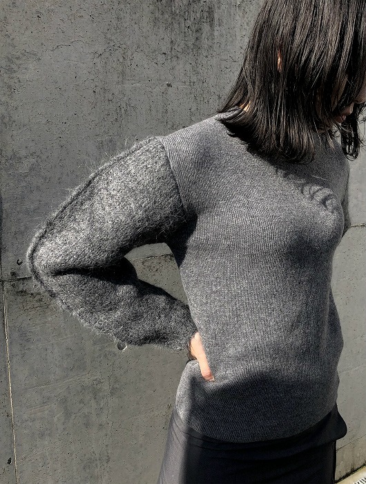 ジルサンダー （JIL SANDER） クルーネックセーター リラックスフィット ドロップショルダー ウェア J03GP0009 グレー 32（新品） 楽天市場】【2000円OFFクーポンでお得！】ジルサンダー （JIL