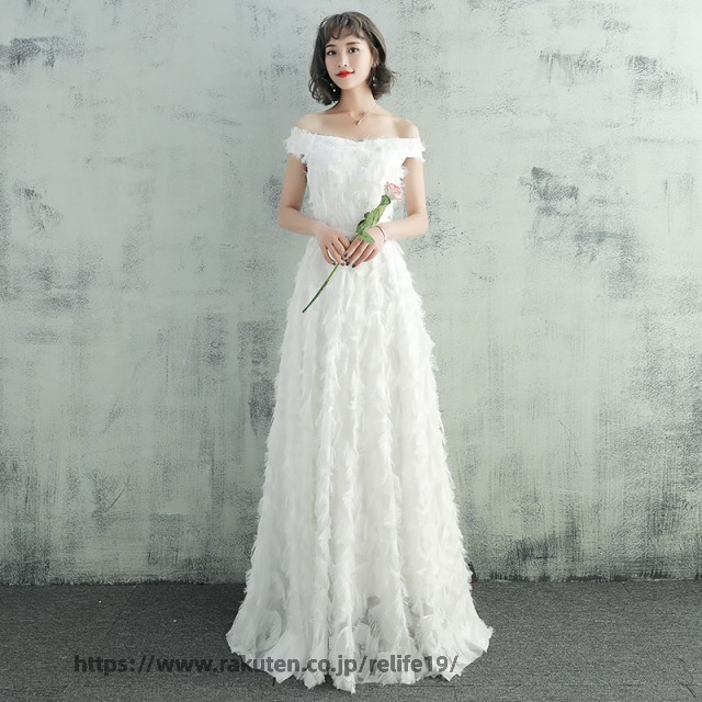 ウエディングドレス 大きいサイズ ウエディングドレス 袖あり ドレス 白 ワンピース ロングドレス 結婚式 披露宴 二次会 海外挙式 スレンダーライン 刺繍 レース フェザーモチーフ オフショルダー オフショル 花嫁 白いドレス 小さいサイズ ウェディングフォト｜ReLIFE（リライフ）