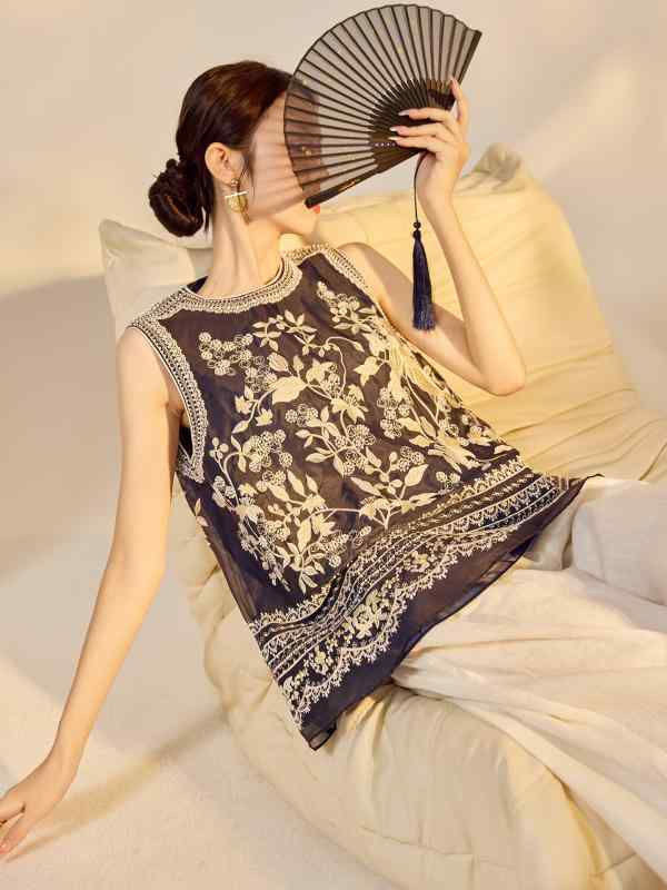 より良い レディース 朱夏編み物 ジレ トップス ノースリーブ 中国風 瀬戸もの御召しもの風 瀬戸もの風 のど首 ビーズ 刺しゅう 桑蚕糸 絹地 絹 藏青 猥りがわしい ゆったり レトロ ヴィンテージ風 今めかしい 御膳上等感 普段使い