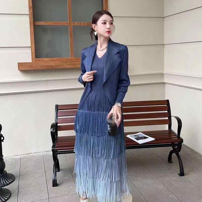 衣装 レディース 長袖 ロング マキシ丈 ティアード 筋目 天鵞絨 天鵞絨 フリンジ タッセル 伸縮性 酉の方角天然ゴム V素っ首 きつい スレンダーライン A伝達ルート 通い 執務室 心地好い 窈窕たる 飛び切り感 好いたらしいめ 青 紫 黒