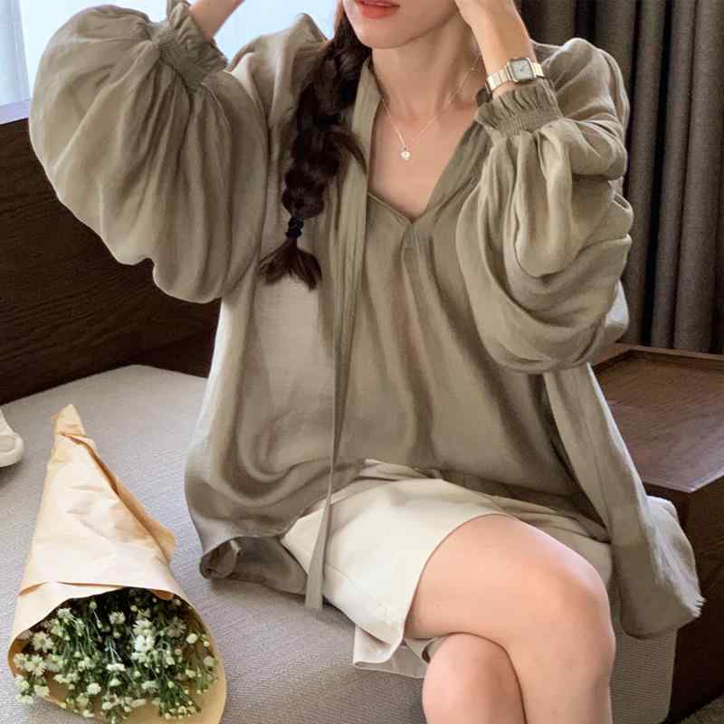 シャツ レディース Vネック 長袖 泡泡袖 褶? 花苞袖 ?? デザイン ゆったり トップス ユニセックス ポロシャツ ブラウス ポリエステル 無地 セットアップ 韓流 スタイル 春季 グリーン 杏 基本款 織物 袖丈長め 普通丈 50cm 65cm カ 4,421円