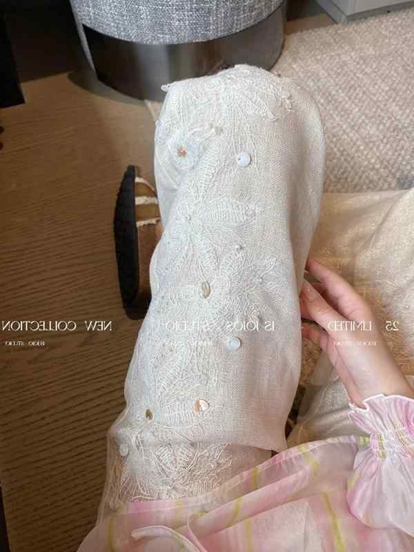 レディース ストレートパンツ 麻 ポリエステル 混紡 刺繍 花辺 中腰 薄手 長丈 快適 ゆったり 米白 復古 風 芸術的 スタイル 夏 季節 軽量 素材 通勤 普段使い カジュアル コーデ