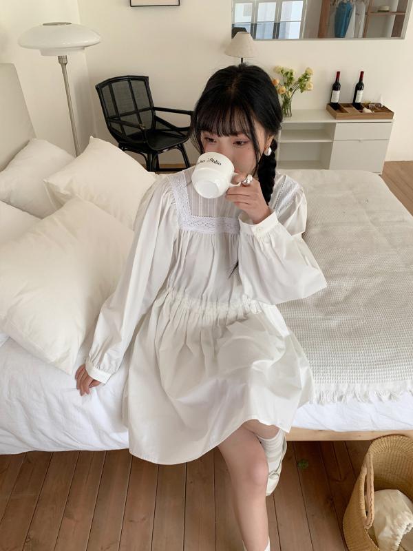 ワンピース レディース 春季 白色 黒 綿 レース 切り替え 泡泡袖 長袖 A字型 中長丈 セットアップ 丸首 松緊腰 法式風 復古風 かわいい 軽量 通勤用 普段使い 部屋着 伸縮性 純色 単品 95%以上