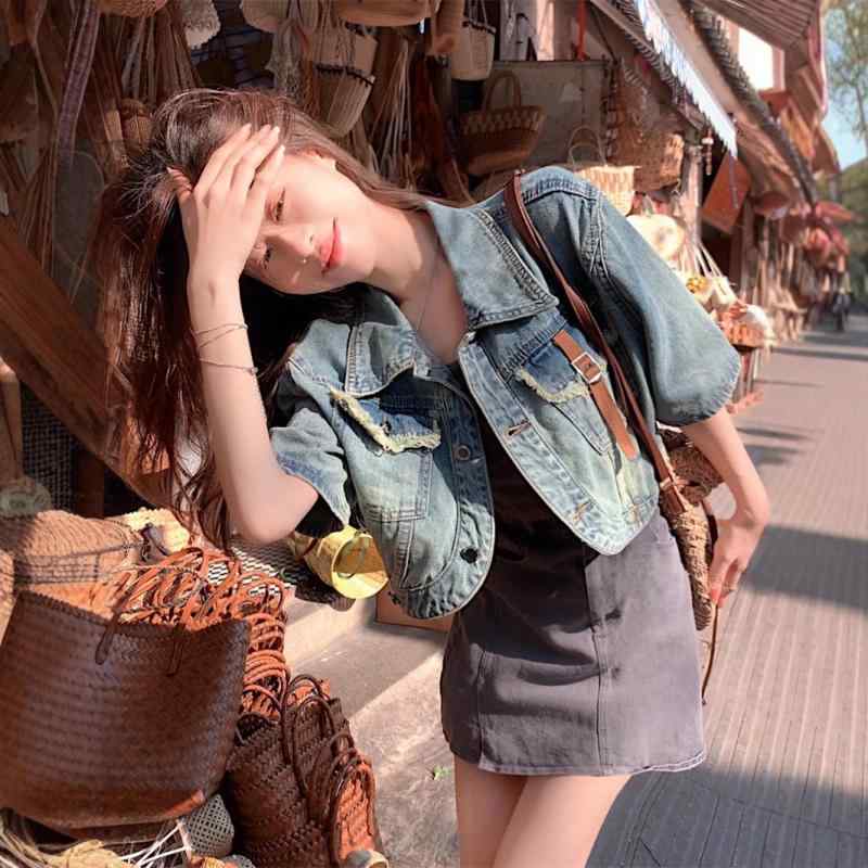 レディース デニム シャツ ジャケット 短袖 夏 ヴィンテージ ブルー ワイド ルーズ フィット デザイン センス コーディネート 簡単 コットン デニム 生地 ポロ 襟 韓国 スタイル 日韓 カジュアル 日常 着用 軽量 涼しい 通気性 良い トップス