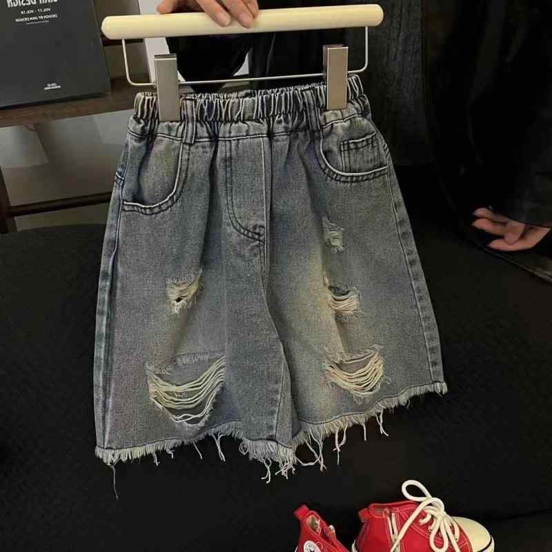 男の子 セットアップ 夏服 短袖 Tシャツ 破洞 デニム ショーツ 綿素材 柔らかい 肌触り アルファベット柄 黒 赤 90cm 100cm 110cm 120cm 130cm 140cm 普段使い 遊び着 カジュアルスタイル 軽量 伸縮性 通気性 3-