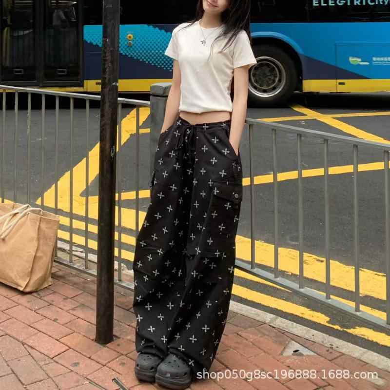レディース 工装パンツ 綿素材 ワイドシルエット ミリタリー風 ストリートスタイル 黒 春季 ゆったり長ズボン 中腰デザイン 通常厚 ヴィンテージ加工 動きやすい 普段使い 通勤対応 軽量 快適 コットン95パーセント以上 無弾性 潮風ファッション ハン|リメイクバディー